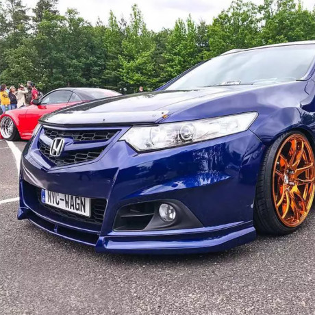 Вставка между клыками переднего бампера Modulo для Honda Accord (VIII gen)(2008-2013) купить недорого с доставкой в Омск