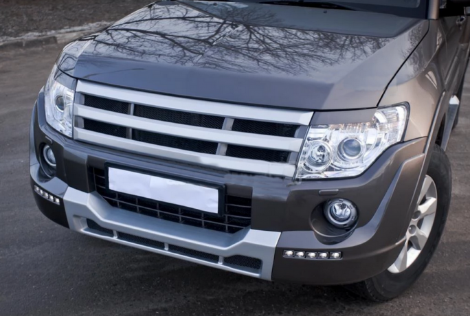 Накладка (юбка) переднего бампера "Broomer Design" (Без ДХЛ) для Mitsubishi Pajero IV (2006-2015) купить недорого с доставкой в Омск
