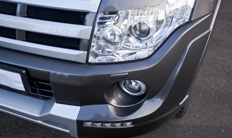 Накладка (юбка) переднего бампера "Broomer Design" (Без ДХЛ) для Mitsubishi Pajero IV (2006-2015) купить недорого с доставкой в Омск