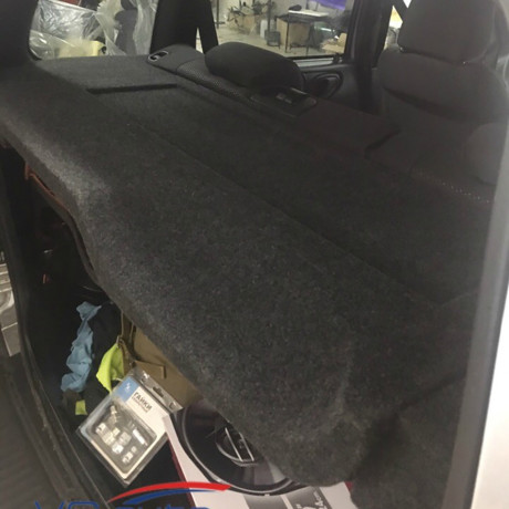 Полка B@3 2123 Chevrolet Niv@ (с боковинами, отв. под динамики 6х9 дюймов) купить недорого с доставкой в Омск