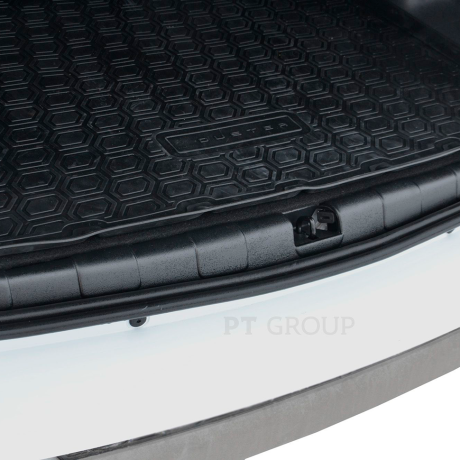 Накладка в проем багажника (ABS) RENAULT Duster 2012-2020/ NISSAN Terrano 2014- купить недорого с доставкой в Омск
