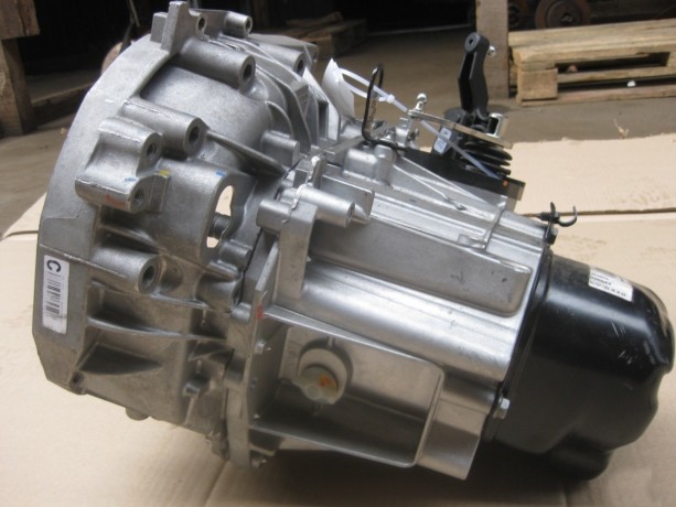 Механическая коробка переключения передач (МКПП 5-ст.) Renault JR5-514, двигатель К4М  1.6 16V, новая, оригинал 320106193R 8200934990 купить недорого с доставкой в Омск