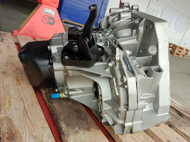 Механическая КПП (МКПП 5-ст.) Renault JR5-551 для L@DA L@ЯGUS, Vesт@, двигатель 16V франция купить недорого с доставкой в Омск