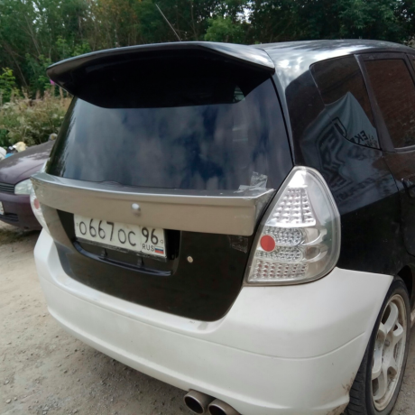 Средняя накладка на 5 дверь для Honda Fit GD купить недорого с доставкой в Омск