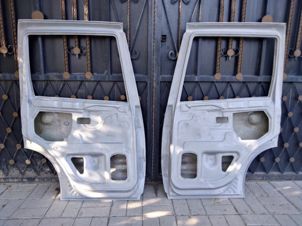 Комплект задних стеклопластиковых дверей для B@3 2123 "Chevrolet Niv@" купить недорого с доставкой в Омск